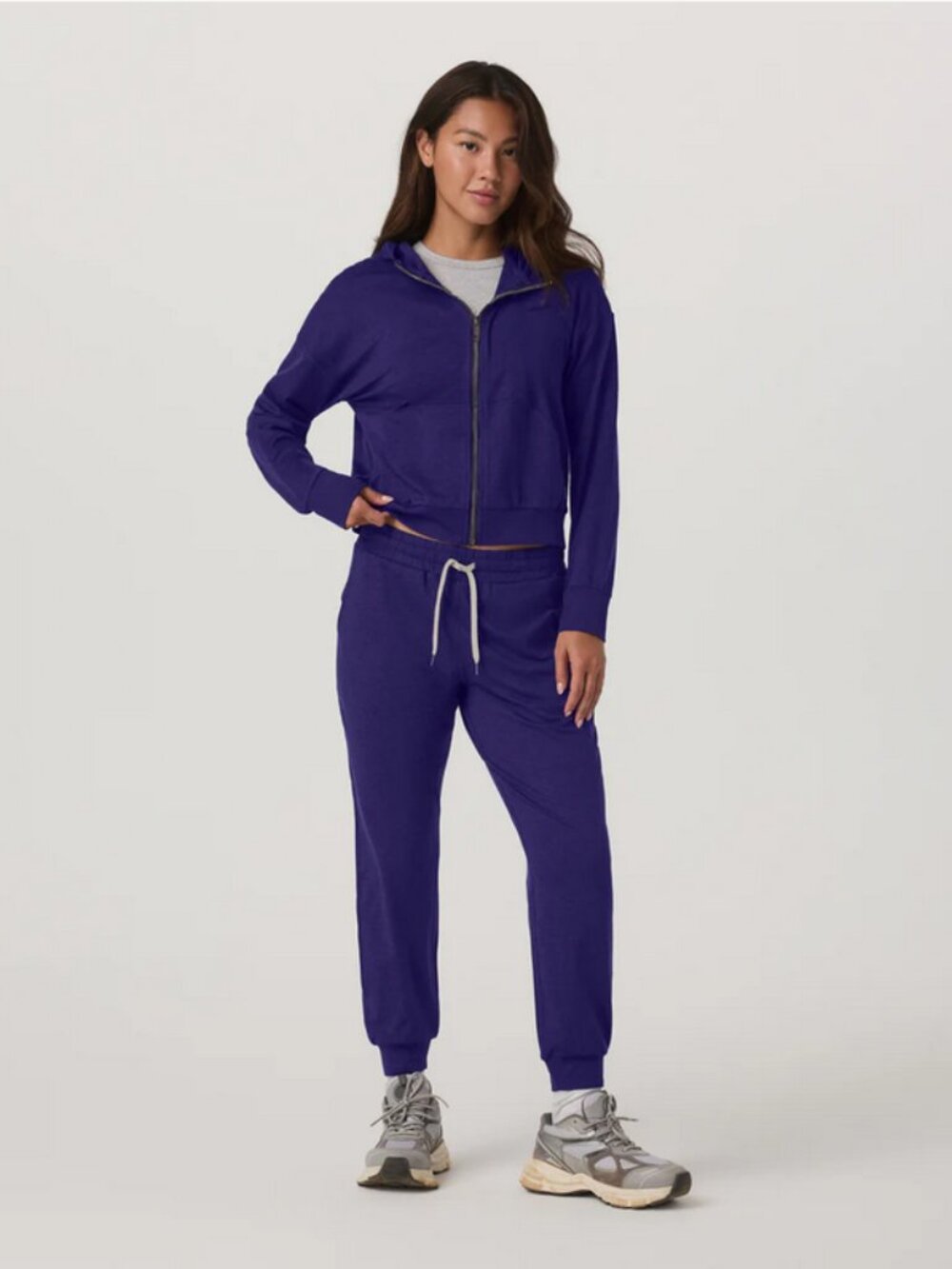 Vuori Halo Modern Full Zip Hoodie and Performace Jogger Stellar Sky Heather M